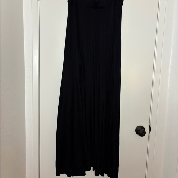 Elegant Black Maxi Dress - Picture 1 of 2